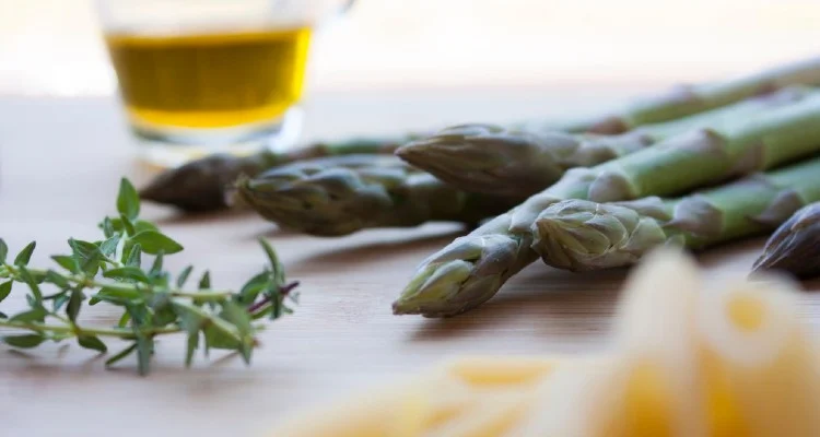 Asparagus extract – supports brain health, physical performance, and natural detox with gentle diuretic effects in FlushFactor Plus