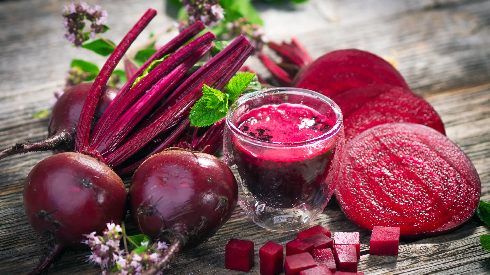 Beetroot extract – rich in nitrates and potassium to support blood circulation, healthy blood pressure, and fluid balance in FlushFactor Plus